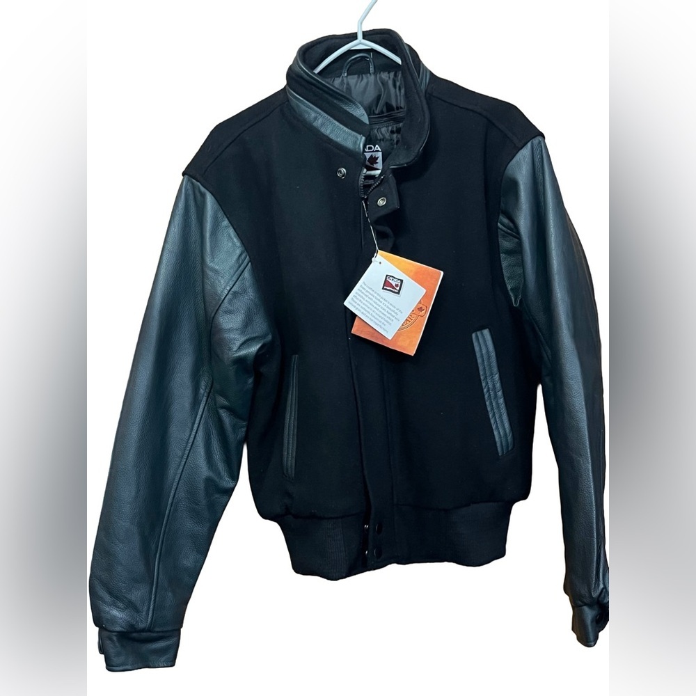 Genuine Canada Sportswear Varsity Jacket, Leather sleeves & Wool Body, Men’s XS